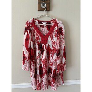 NWOT CW Classics Womens Size 1X Red White Floral Blouse Pleated Embellished